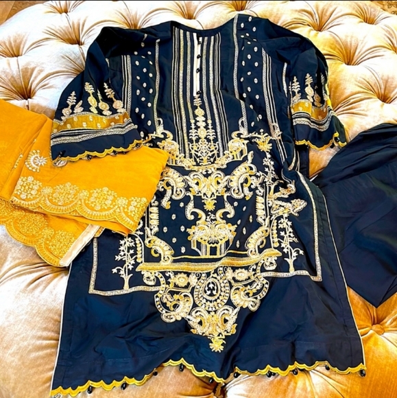 Pakistani 3 piece Gul Ahmed lawn suit - Picture 1 of 1